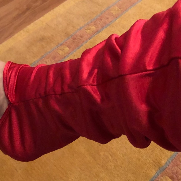 Retro Gem: Vintage 1980s Women’s Red Bodysuit - Picture 5 of 5